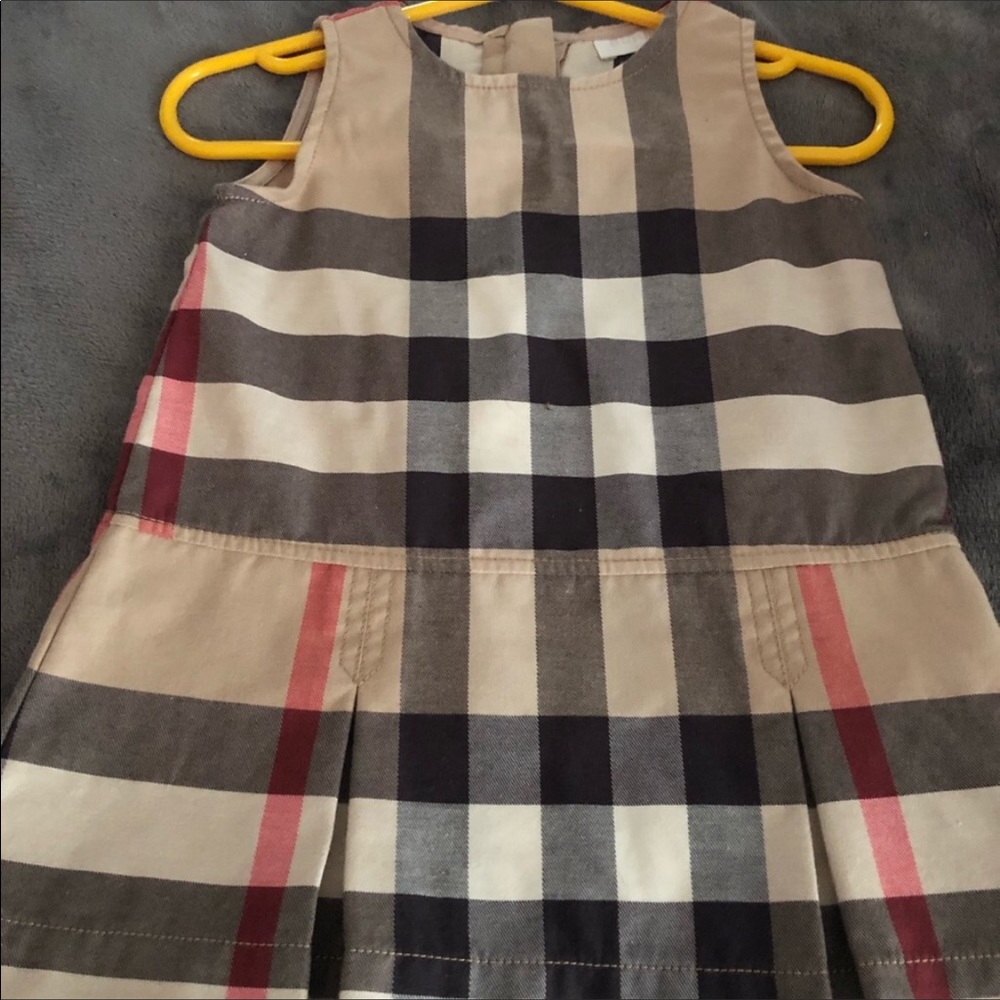 Girl’s Burberry dress